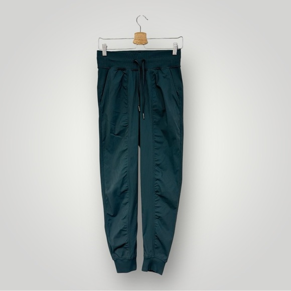 Lululemon Dance Studio Jogger Mid Rise Size Green Jasper GRNJ 25051 Sz 4 - Picture 2 of 7